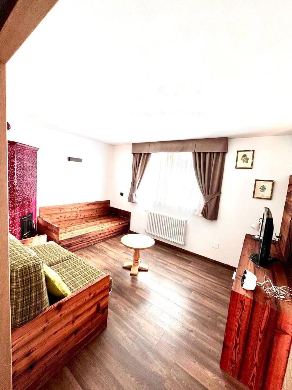 Chalet Marcora Campitello di Fassa Kamer foto