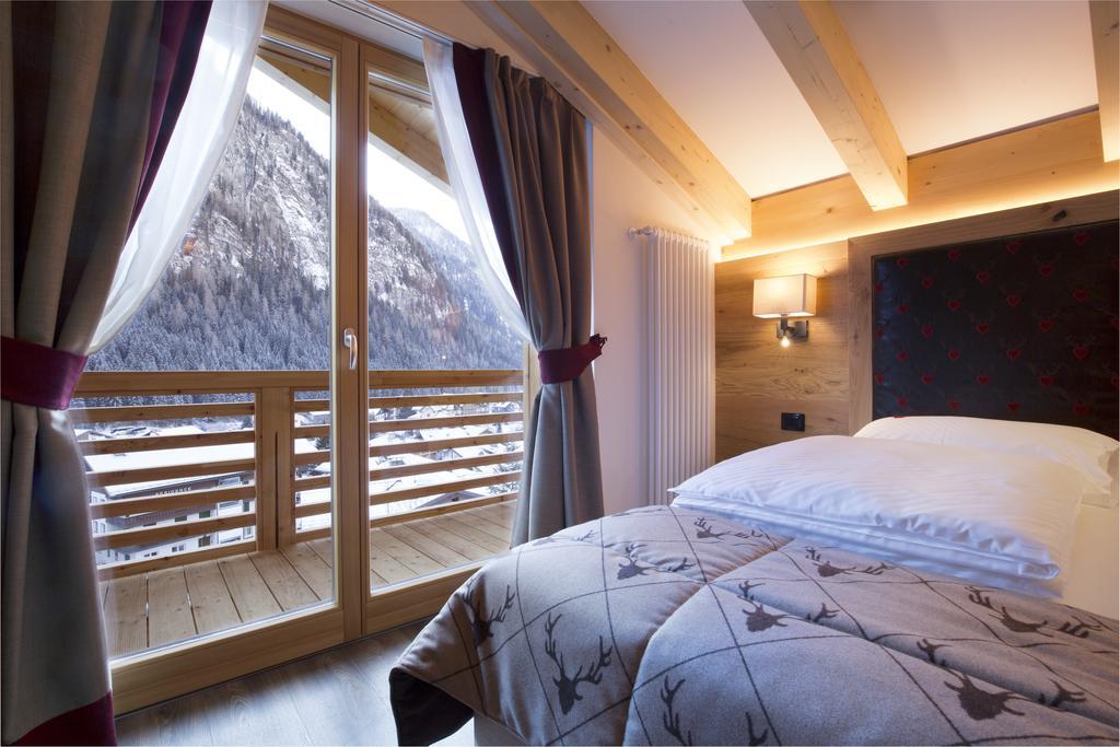 Chalet Marcora Campitello di Fassa Kamer foto