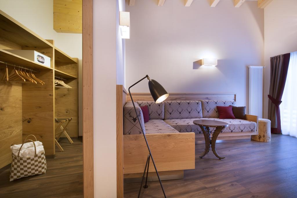 Chalet Marcora Campitello di Fassa Kamer foto